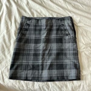 Gray and black Gap plaid skirt